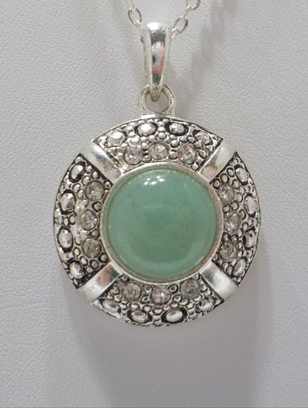Vintage Silver-Tone Green Peridot Cabochon Rhinestone Pendant Necklace CC